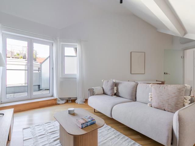 Bright studio apartment, Landstraße, incl. AC, Elevator & Washing Machine