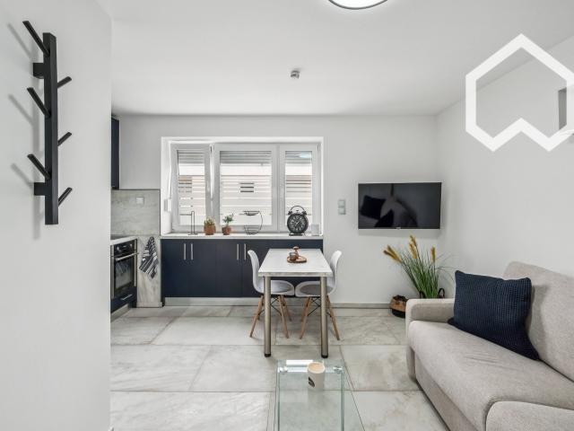 Bright studio apartment on Simbacherstraße, just a short walk from Ostbahnhof