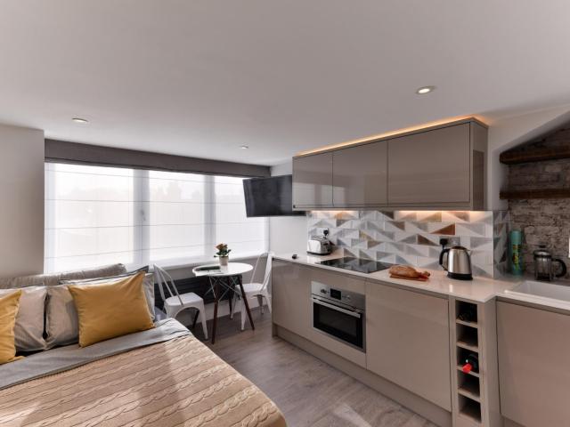 Bright studio close to the West Hampstead tube Has an Apartment