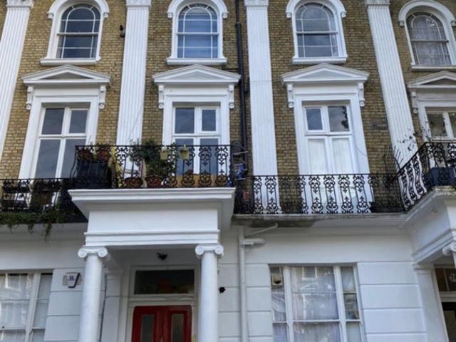 Bright studio flat close to Hyde Park