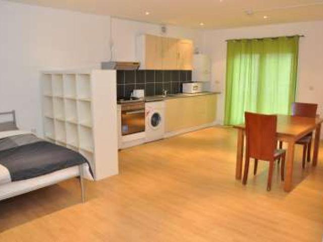 Bright studio in Central London Has an Apartment
