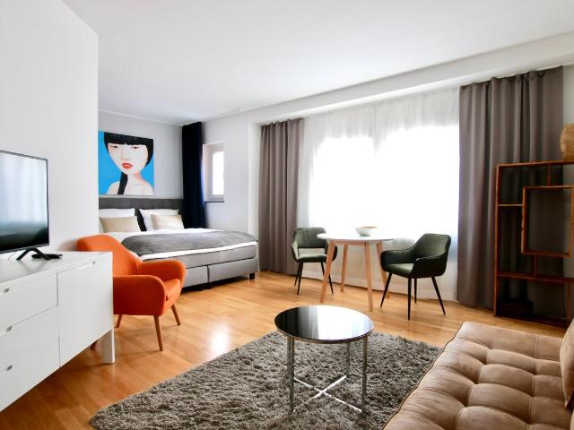 Bright studio in Cologne's Belgian Quarter, Koln Amsterdam Apartments for Rent