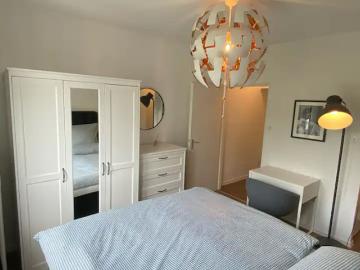 Bright studio in Frankfurt's upscale Westend, Frankfurt Amsterdam Apartments for Rent
