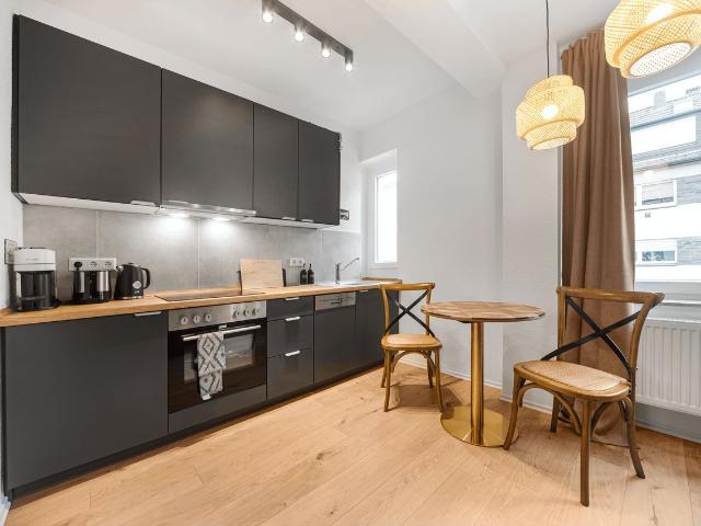 Bright studio in quiet street, Essen Amsterdam Apartments for Rent