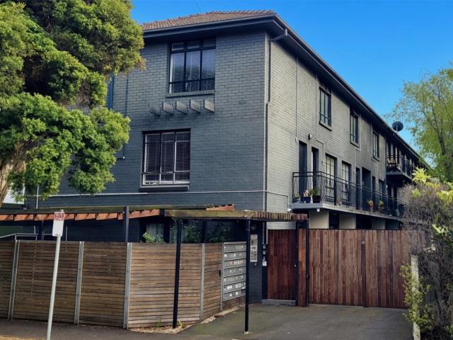 Bright Studio Living in Prime Elwood