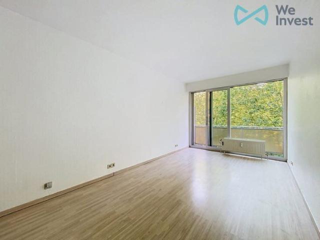 Bright studio with a terrace!