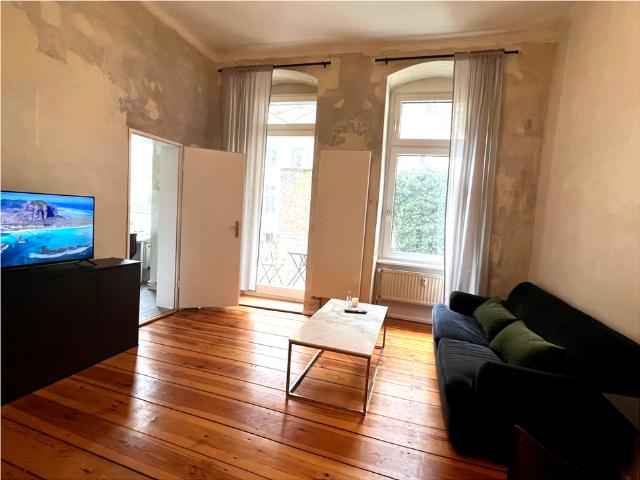 Bright Studio with Private Balcony in Moabit