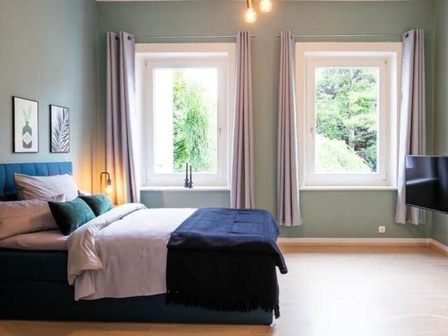 Bright, stylish and comfortably furnished, 48 sqm apartment with high ceilings – within walking distance to the Schanzenvierte
