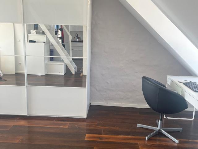 Bright, stylish apartment in Düsseldorf Carlstadt, Dusseldorf Amsterdam Apartments for Rent