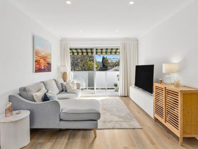 Bright & Stylish Apartment with Leafy Outlooks in the Heart of Newport