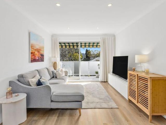 Bright & Stylish Apartment with Leafy Outlooks in the Heart of Newport