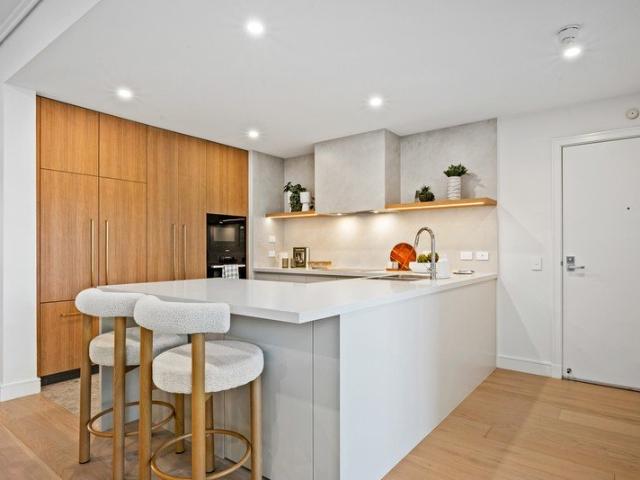 Bright, Stylish First Floor Apartment