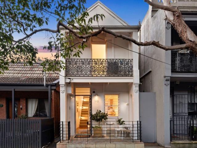 Bright & Stylish Freestanding Terrace in Coveted City Fringe Enclave