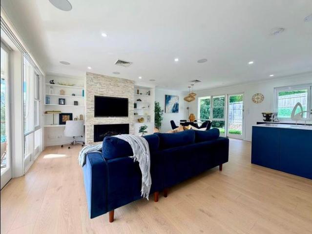 Bright & Stylish Home in Convenient Location