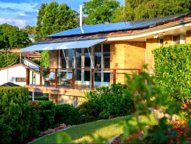 Bright & Stylish Furnished Home in Convenient Location