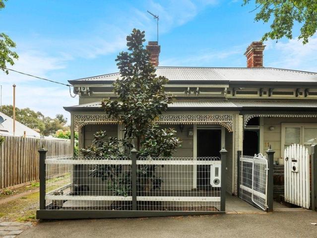 Bright, Stylish & Ideally Located
