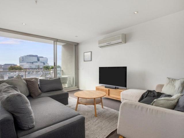 Bright, Stylish & Positioned for Lifestyle