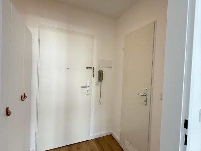 Bright & stylish studio apartment in a central location, Dusseldorf Amsterdam Apartments for Rent