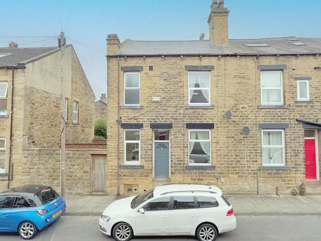 Bright Street, Stanningley, LS28 6NJ 1 bed end of terrace house to rent £800 pcm £185 pw