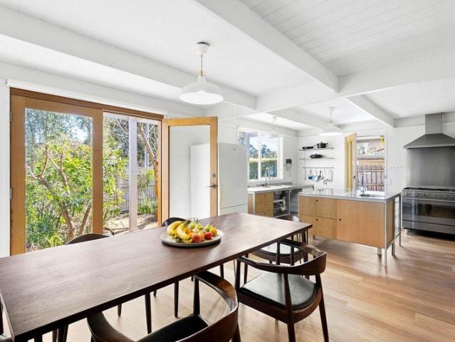 Bright & Sunny 3 Bedroom Home in a Quiet Court