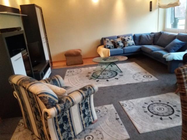 Bright, sunny 4 room apartment with 3 bedrooms and balcony