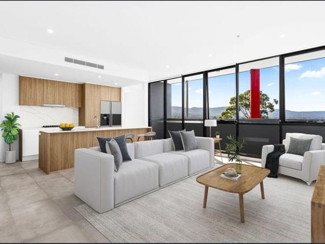 Bright & Sunny Three Bedroom Apartment