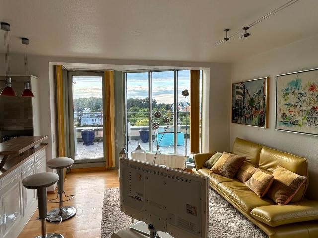 Bright Penthouse Apartment with Lake View & Exceptional Terrace