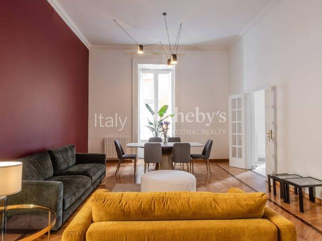 Bright penthouse in the heart of the historic center