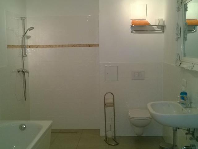 Bright & perfect studio in Rosenthal, Berlin Amsterdam Apartments for Rent