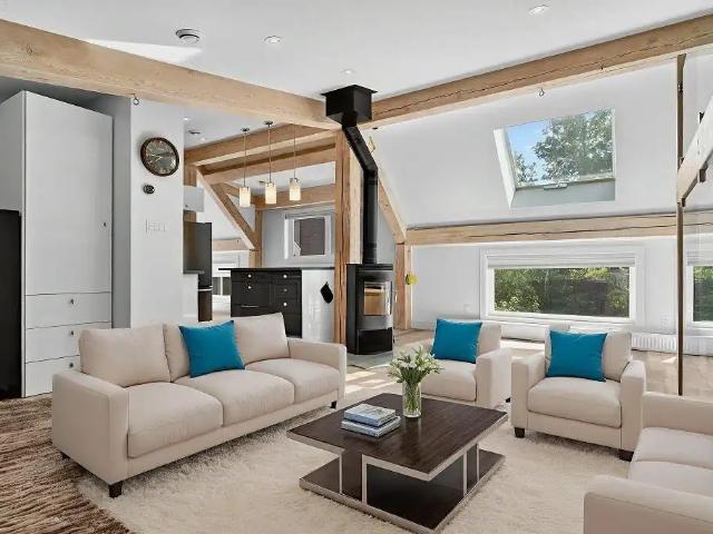 Bright Private 1 Bedroom Garage Suite in Belgravia – Furnished Option Available