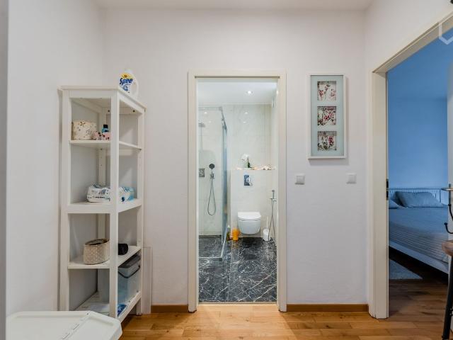 Bright & Quiet 80 sqm Retreat with Balcony, Berlin Amsterdam Apartments for Rent