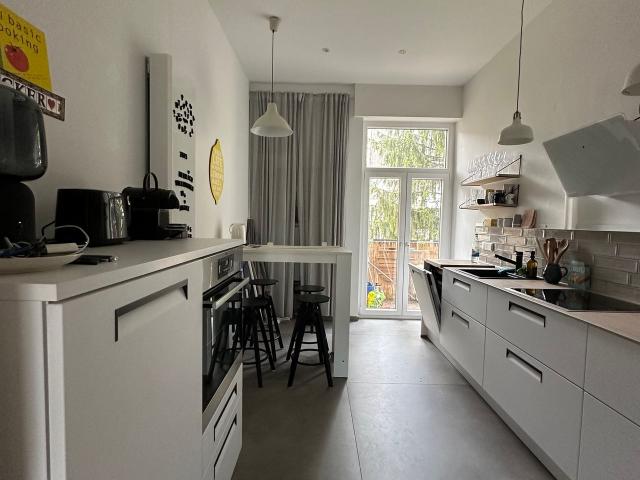 Bright & Quiet Apartment in Central Location with Excellent Transport Links, Mainz Amsterdam Apartments for Rent