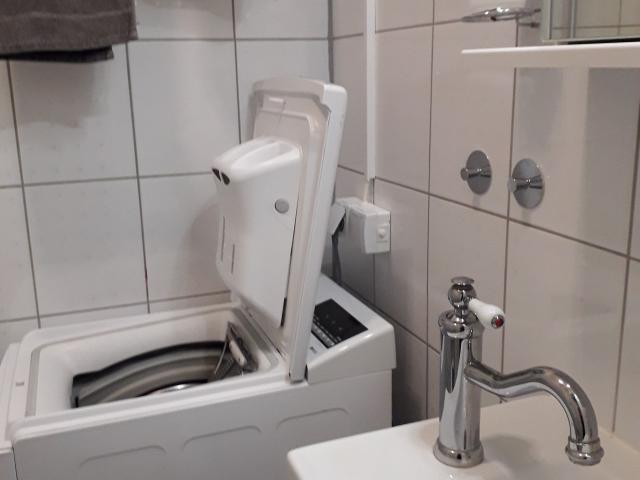 bright, quiet apartment with balcony near Maschsse central location, Hannover Amsterdam Apartments for Rent