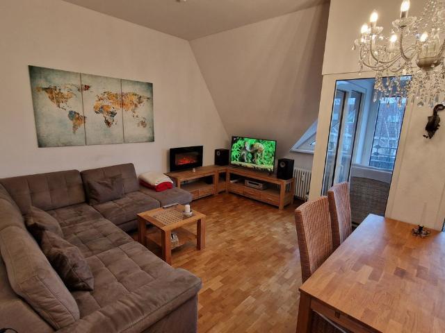 Bright, quiet attic apartment with winter garden and balcony as well as bathtub and high quality equipment, Berlin Amsterdam Apartments for Rent