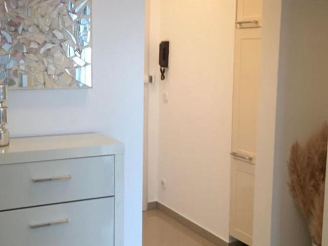 Bright, quiet, attractive 2 room flat in Düsseldorf, Dusseldorf Amsterdam Apartments for Rent
