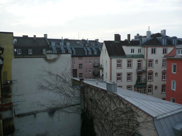 Bright & quiet Isar Oasis – fully furnished 2 room apartment with 2 balconies