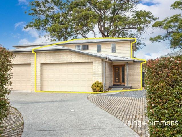 Bright & quiet Modern Family abode next to park and schools