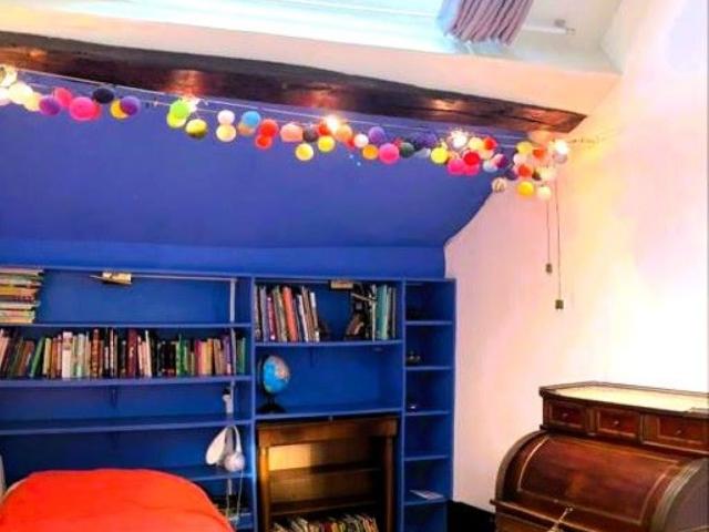Bright, quiet top floor apartment, Paris Amsterdam Apartments for Rent