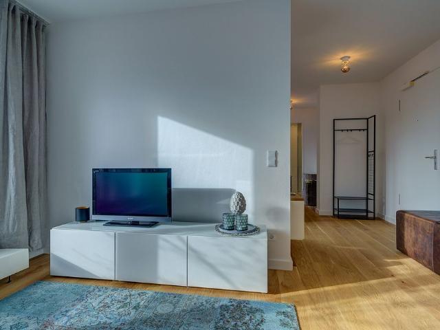 Bright rooftop terrace apartment for rent