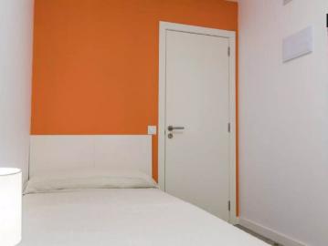Bright room in 5 bedroom apartment in Burjassot