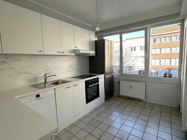 Bright renovated apartment for rent in Auderghem