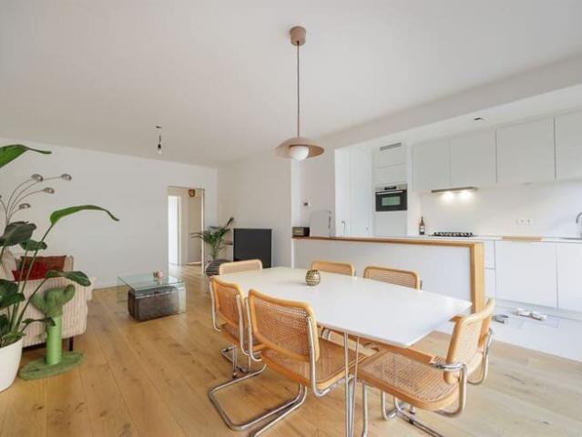 Bright, renovated two bedroom apartment