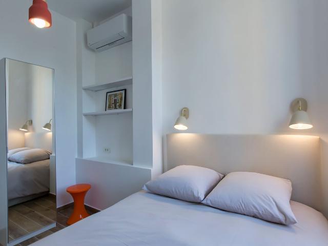 Bright, wonderful studio with nice city view, Cannes Amsterdam Apartments for Rent