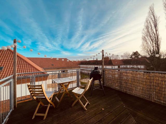 Bright & warm penthouse in Lichterfelde, Berlin Amsterdam Apartments for Rent