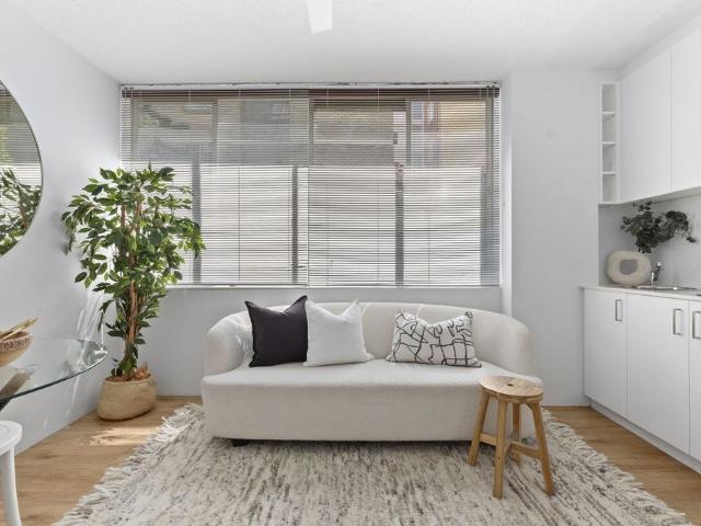 Bright, Well Located Apartment at the Elizabeth Bay ‘Loop’