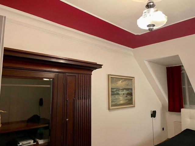 Bright Top Floor Altbau with Rooftop Views – 70 m², furnished, elevator, Leipzig Amsterdam Apartments for Rent