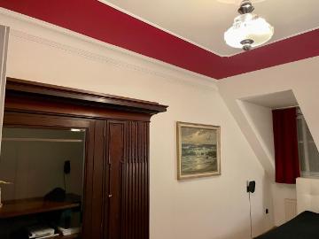 Bright Top Floor Altbau with Rooftop Views – 70 m², furnished, elevator, Leipzig Amsterdam Apartments for Rent
