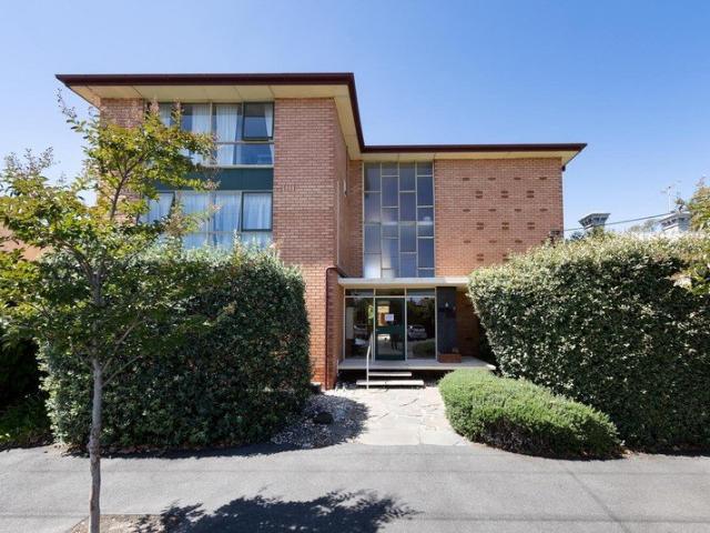 Bright top floor gem in Fitzroy Norths best pocket