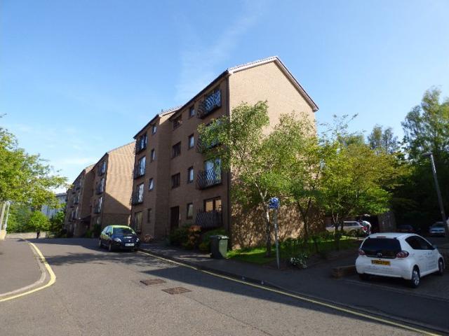 Bright top floor property located in a sought after residential location. This one bedroom flat is presented to the market fully furnished with incredible views of Arthur's Seat