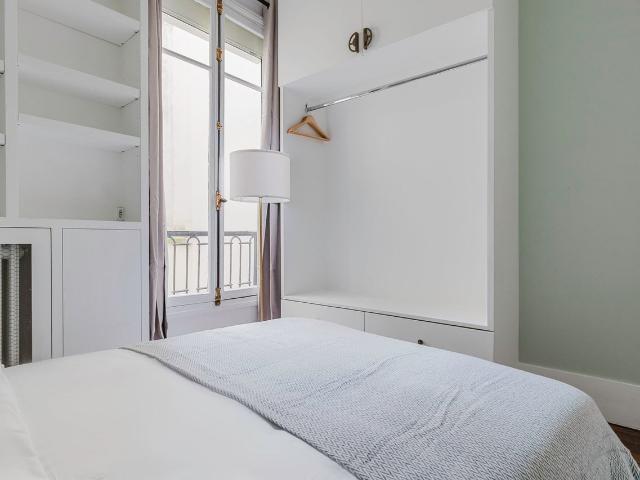 Bright Ternes 2 Bedroom Apartment in Paris, Paris Amsterdam Apartments for Rent